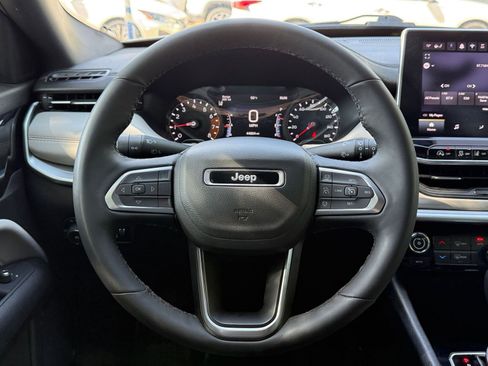 Used 2025 Jeep Compass Limited AWD/4WD image 28