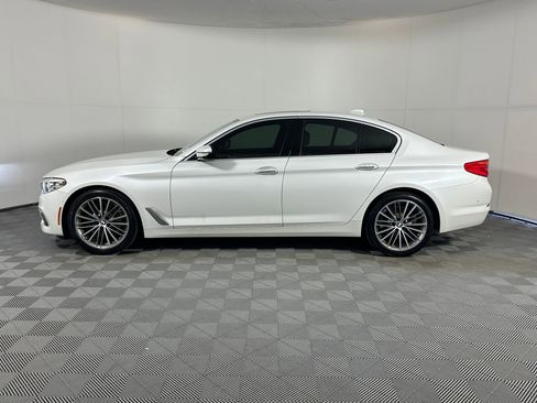 Used 2018 BMW 530i image 2