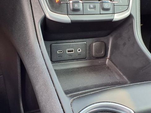 Used 2022 GMC Terrain SLE w/ Driver Convenience Package image 13