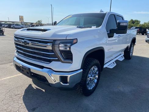 Used 2024 Chevrolet Silverado 2500 LTZ w/ LTZ Convenience Package AWD/4WD image 2