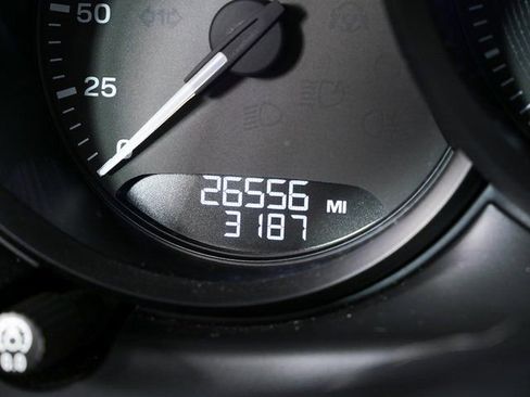 Certified 2023 Porsche Macan image 11