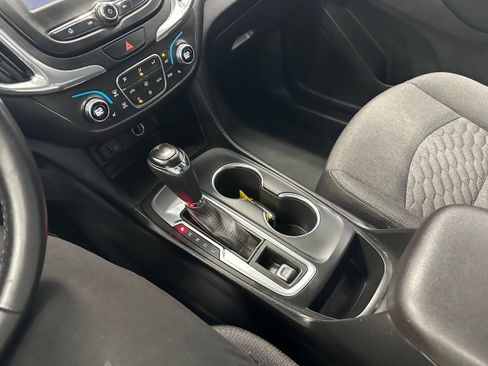Used 2018 Chevrolet Equinox LT FWD image 18