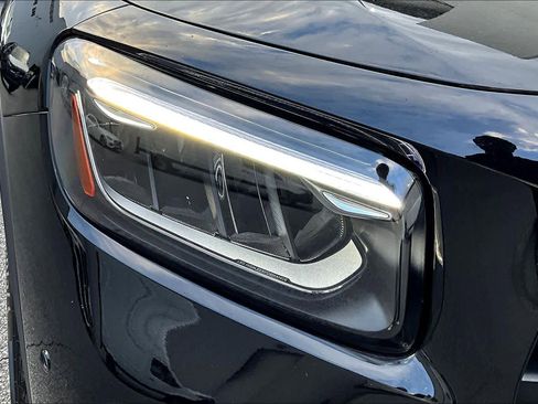 Used 2025 Mercedes-Benz GLB 35 AMG AMG GLB 35 image 28