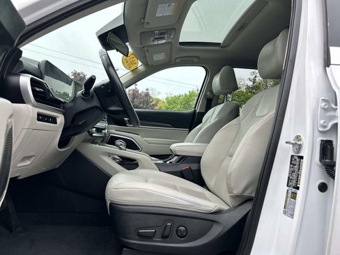 Certified 2023 Kia Telluride S w/ S Sunroof Package AWD/4WD image 19