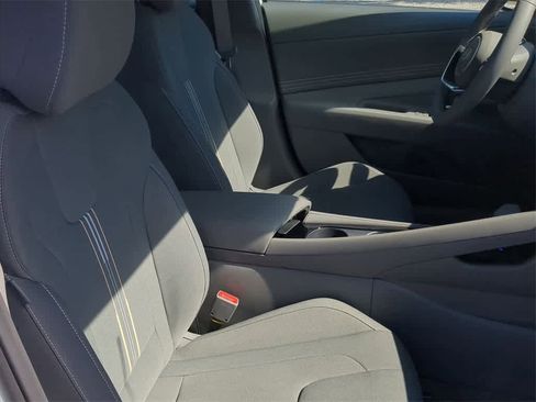 New 2026 Hyundai Elantra SEL Sport Premium image 23