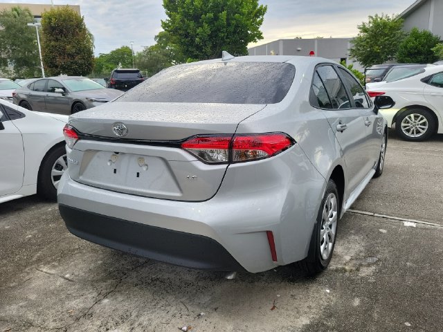 Used 2026 Toyota Corolla LE FWD image 4