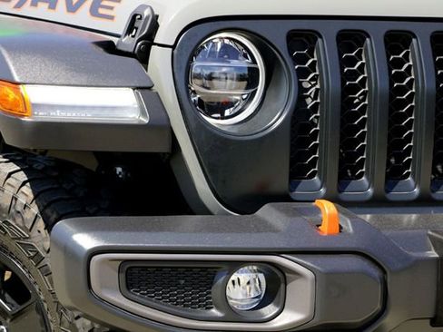 Used 2022 Jeep Gladiator Mojave w/ LED Lighting Group AWD/4WD image 3