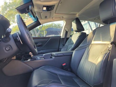 Used 2019 Lexus ES 350 w/ Luxury Package image 54