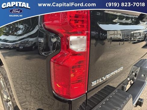 Used 2024 Chevrolet Silverado 1500 LT AWD/4WD image 15