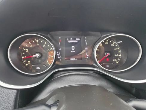 Used 2020 Jeep Compass Latitude w/ Cold Weather Group AWD/4WD image 17