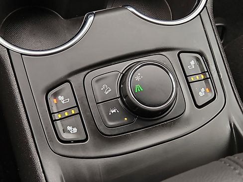 Certified 2023 GMC Terrain SLE w/ Driver Convenience Package image 24