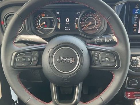 Certified 2025 Jeep Wrangler Unlimited Rubicon AWD/4WD image 15
