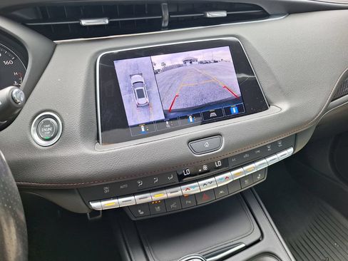 Certified 2023 Cadillac XT4 Sport FWD image 17