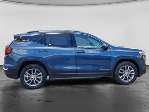 Used 2024 GMC Terrain SLT AWD/4WD image 10