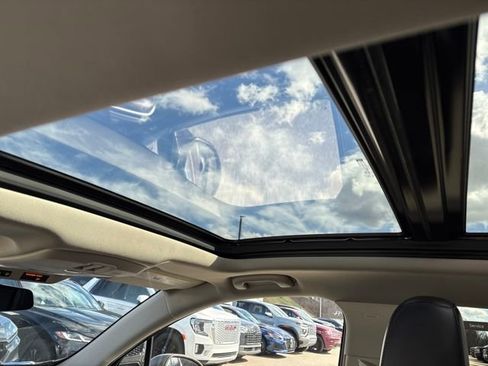 Used 2019 Buick Envision Essence image 12