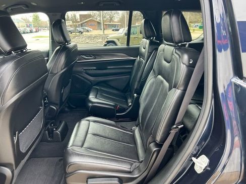 Used 2024 Jeep Grand Cherokee L Limited w/ Black Appearance Package image 5