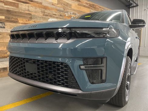 New 2026 Jeep Grand Wagoneer Limited image 10