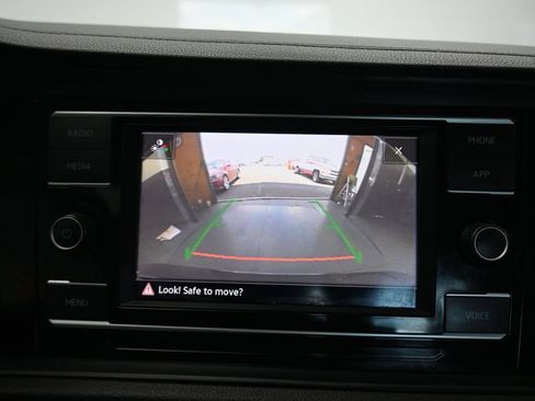 Used 2024 Volkswagen Jetta SE FWD image 18