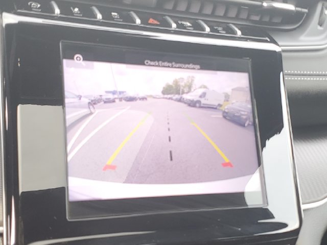 Used 2025 Jeep Grand Cherokee L Altitude AWD/4WD image 17
