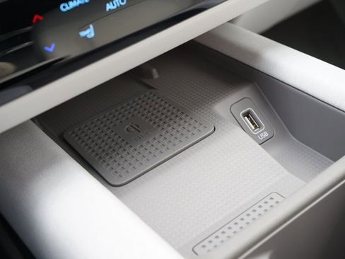 Certified 2025 Hyundai Ioniq 6 SEL image 18