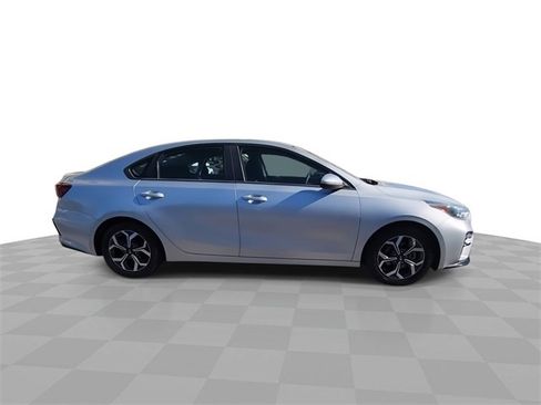 Used 2019 Kia Forte LXS image 9