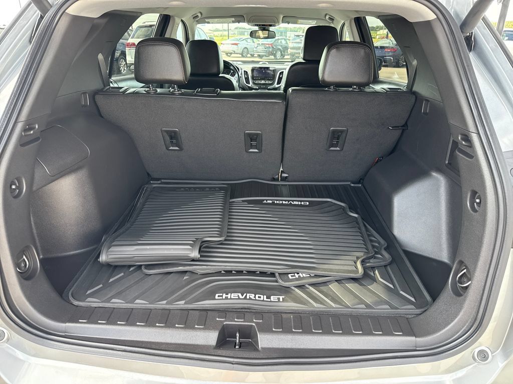 Used 2024 Chevrolet Equinox Premier FWD image 23