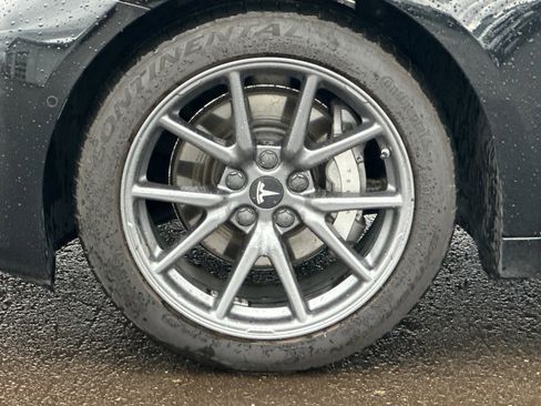 Used 2018 Tesla Model 3 Mid Range image 24