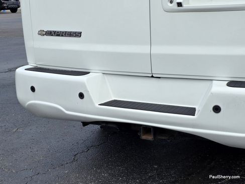 Used 2020 Chevrolet Express 2500 Extended w/ Enhanced Convenience Package RWD image 15