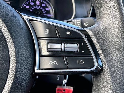 Used 2024 Kia Forte LXS FWD image 17