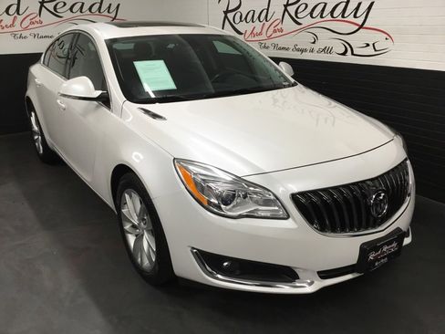 Used 2016 Buick Regal image 2