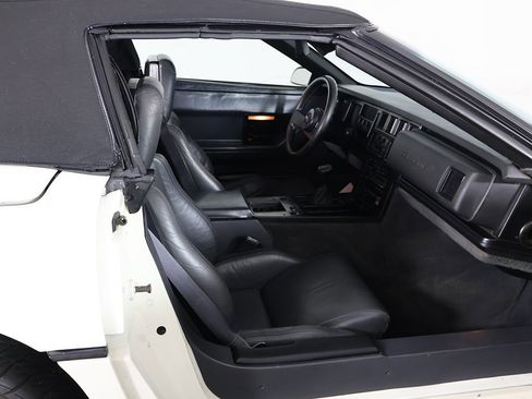Used 1986 Chevrolet Corvette Convertible image 23