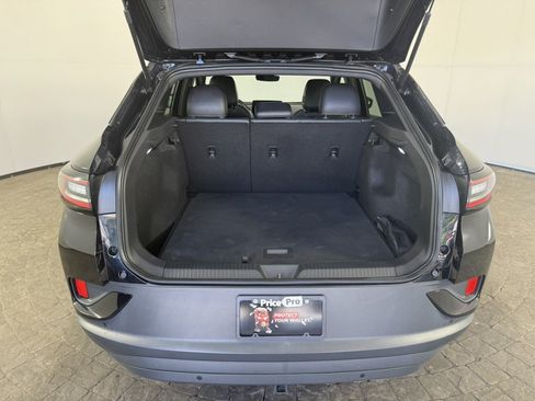 Used 2023 Volkswagen ID.4 Pro AWD/4WD image 7