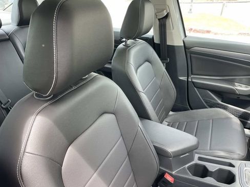 Used 2023 Volkswagen Jetta SE FWD image 28