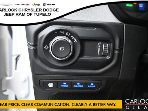 Used 2025 Jeep Wrangler Unlimited Sahara w/ Safety Group AWD/4WD image 13