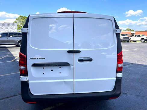 Used 2016 Mercedes-Benz Metris image 4