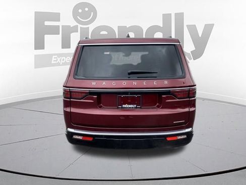Used 2024 Jeep Wagoneer Series III w/ Premium Group I AWD/4WD image 3
