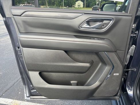 Used 2023 Chevrolet Suburban RST w/ Luxury Package image 15