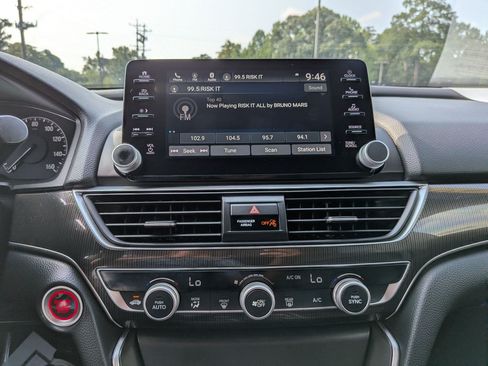 Used 2018 Honda Accord Sport image 14