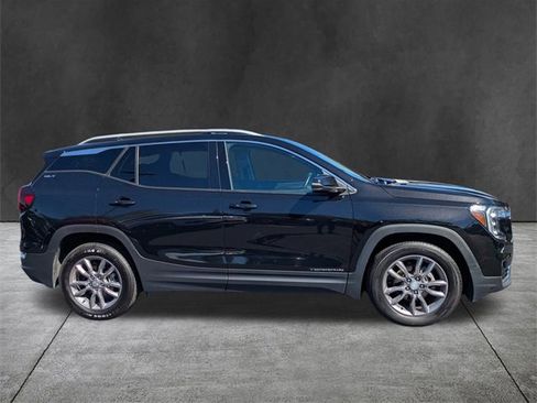 Used 2023 GMC Terrain SLT image 3