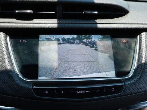 Used 2019 Cadillac XT5 FWD image 17