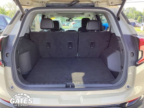 Used 2023 GMC Terrain SLT w/ Infotainment Package II AWD/4WD image 12