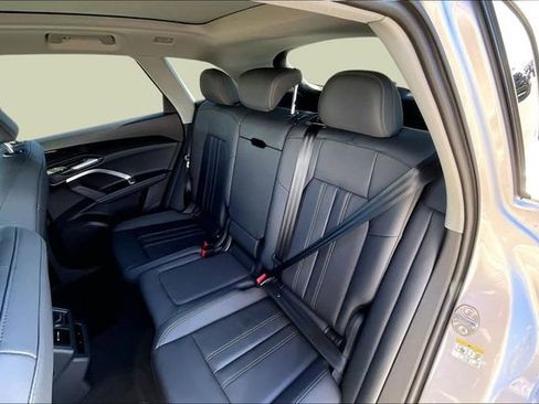 New 2025 Audi Q5 2.0T Premium image 10