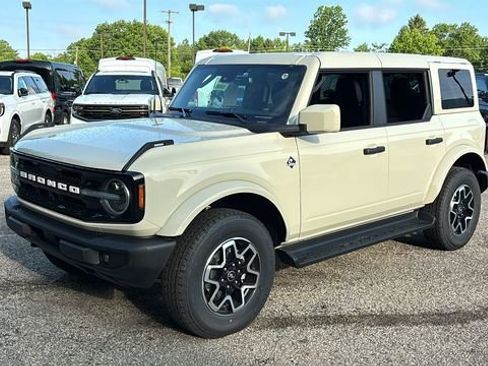 New 2026 Ford Bronco Outer Banks AWD/4WD image 2