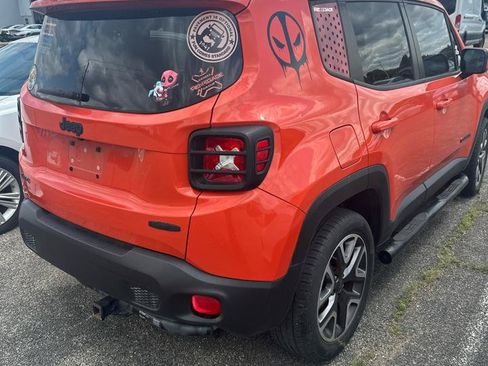 Used 2017 Jeep Renegade Latitude AWD/4WD image 4