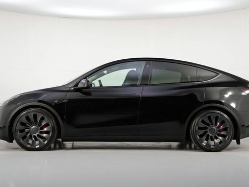 Used 2023 Tesla Model Y Performance image 9