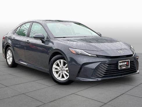 Used 2025 Toyota Camry LE FWD image 3