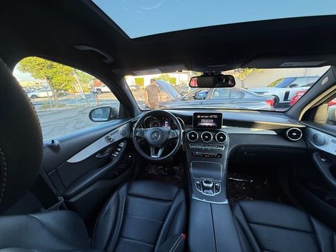 Used 2019 Mercedes-Benz GLC 300 w/ Premium Package image 32