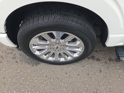 Used 2023 Ford F150 Limited image 9