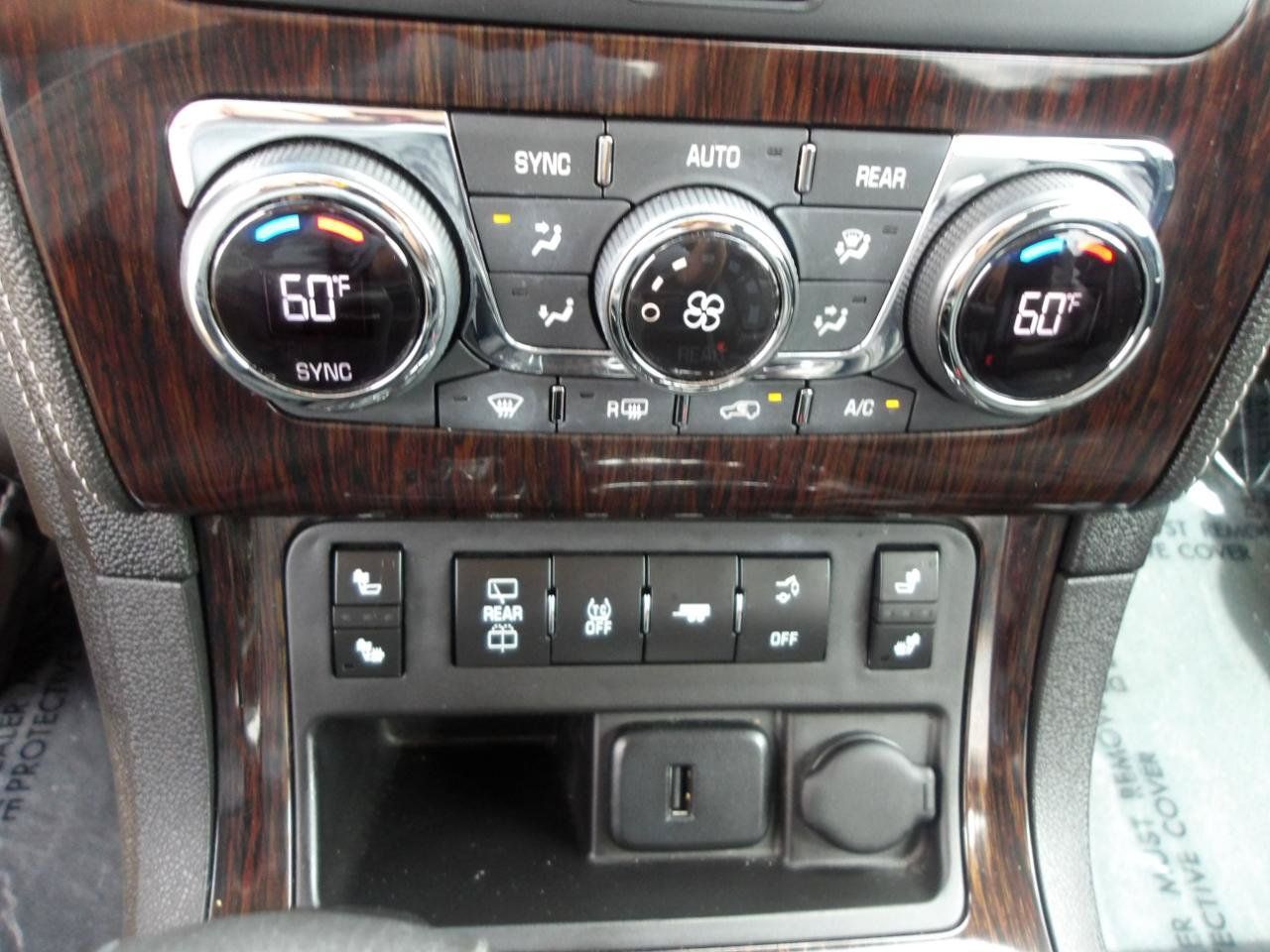 Used 2017 Chevrolet Traverse LT FWD image 21