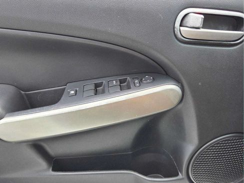 Used 2014 MAZDA MAZDA2 Sport FWD image 22